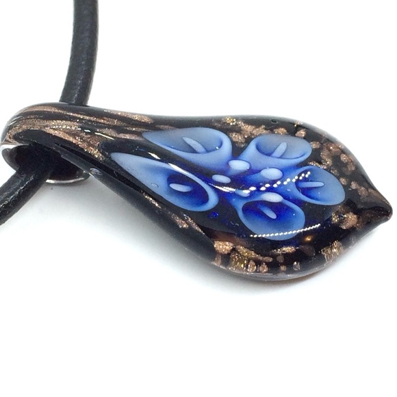 3/$30 MODERNIST FAUX LEATHER CORD ART GLASS FLOWER MOTIF PENDANT NECKLACE BOHO - Picture 10 of 13